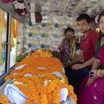 ଏସ୍ପି ବାଇକରେ ଆସିଲେ ଏବଂ ସେକ୍ସ ରାକେଟର ପର୍ଦ୍ଦାଫାଶ୍ କଲେ