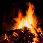 ପାଣିରେ ଭାସୁଛି ଉତ୍ତର ଭାରତ, କିନ୍ତୁ ନିଶ୍ଚଳ ହୋଇ ଛିଡା ହୋଇଛି ୩୦୦ ବର୍ଷ ପୁରୁଣା ଶୈବ ମନ୍ଦିର…