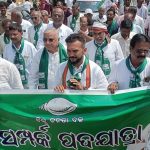 ପ୍ରେମ ପାଇଁ ପ୍ରେମିକକୁ ରାସ୍ତାରୁ ହଟାଇଲା ପ୍ରେମିକ…
